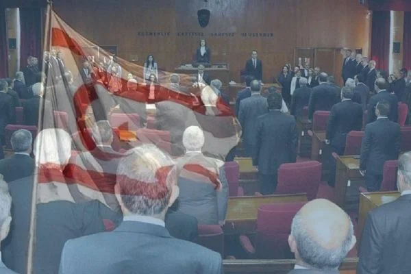 KKTC'de koalisyon parçalandı, hükümet düştü!