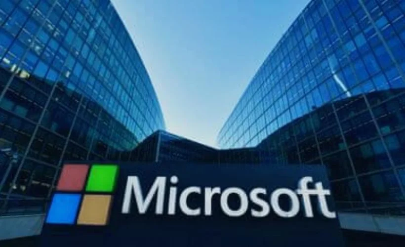 Microsoft personellerine evden çalışmayı kalıcı hale getiriyor