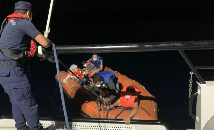 Muğla'da Türk kara sularına itilen 6 sığınmacı kurtarıldı