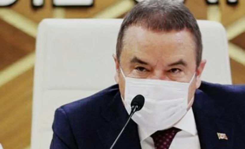 Muhittin Böcek kimdir?