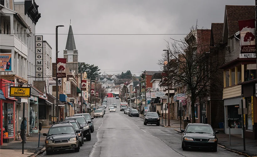 Pennsylvania eyaletinde sokağa çıkmak yasaklandı