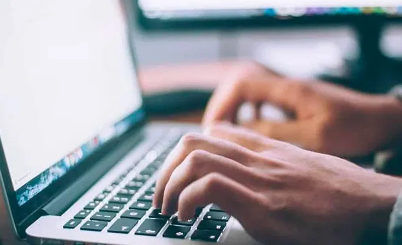 Protestocuları destekleyen internet sitelerine kapatma