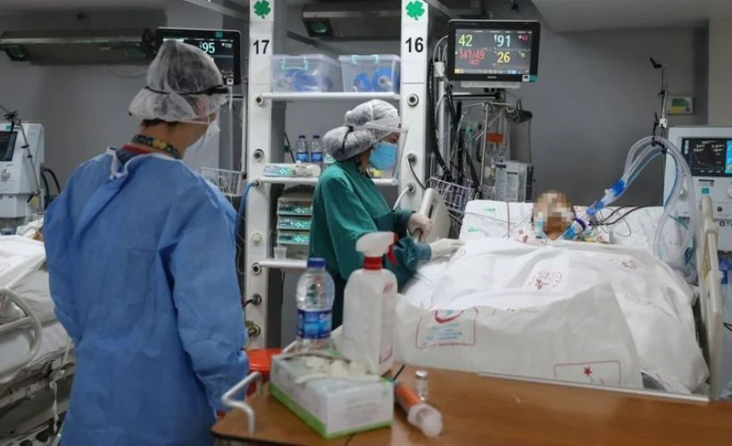 Salgında yeni vaka sayısı 2165 oldu