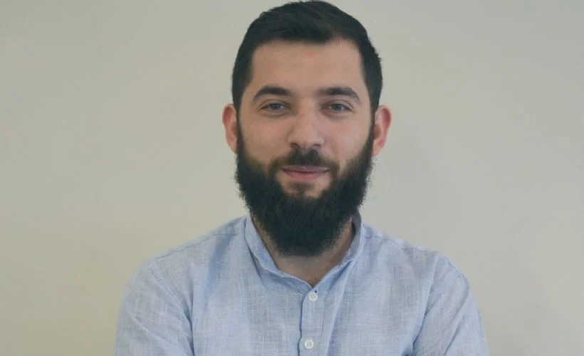 Sosyal Medya Bizi Neden Kullanır? - Sefa Gedik