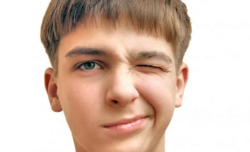 Tik Bozuklukları (Tourette Sendromu) Nedir?