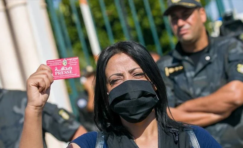 Tunus'ta medyada yeni düzenlemeler içeren yasa tasarısı protesto edildi