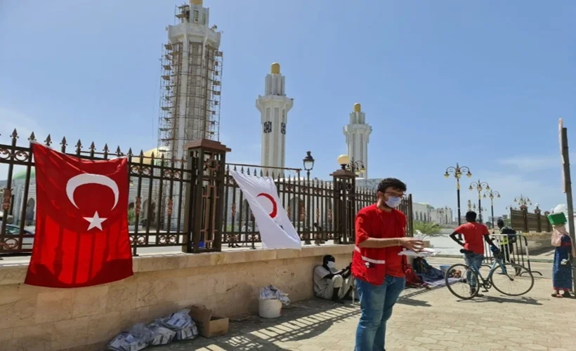 Türk Kızılay, Senegal'de maske dağıttı