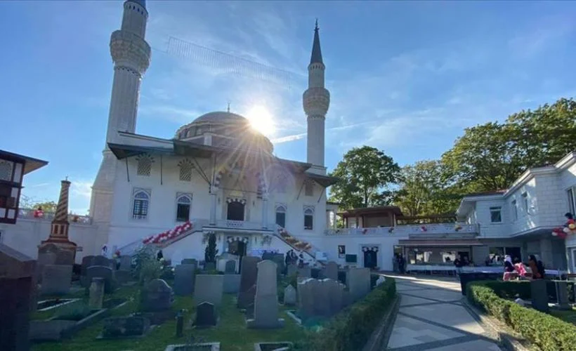 Almanya'da iki camiye İslamofobik içerikli mektup gönderildi