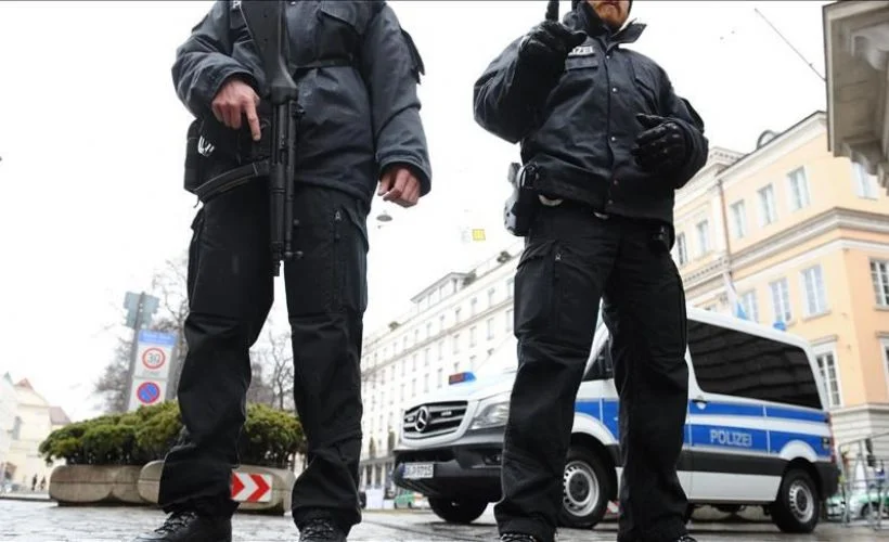 Almanya'daki bir araştırma, polislerin ırkçı davrandığını ortaya koydu