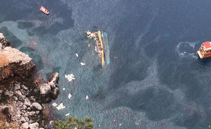 Antalya'da tur teknesi battı: Kurtarma çalışmaları başladı