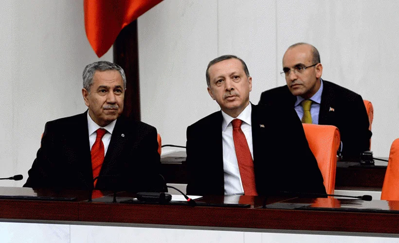 ''Arınç'ın istifa talebine Erdoğan 'Peki o zaman' yanıtını verdi''