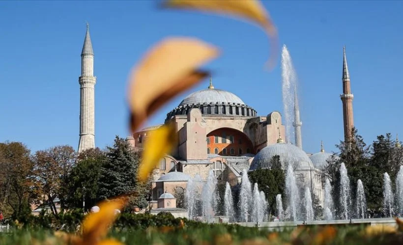 Ayasofya-i Kebir Camii'nde kurulan iskele söküldü