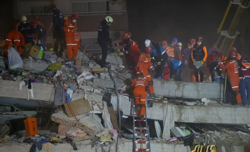 Çöken Rıza Bey Apartmanı'nın eski yöneticisi: Binanın arsası bamya tarlasıymış...