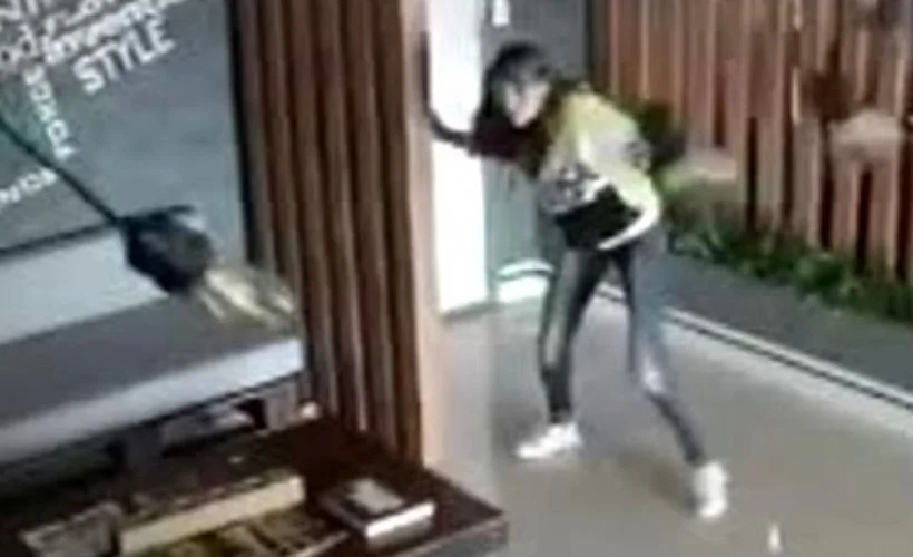 Depremin ardından Seferihisar'da meydana gelen su taşkını kameralara yansıdı