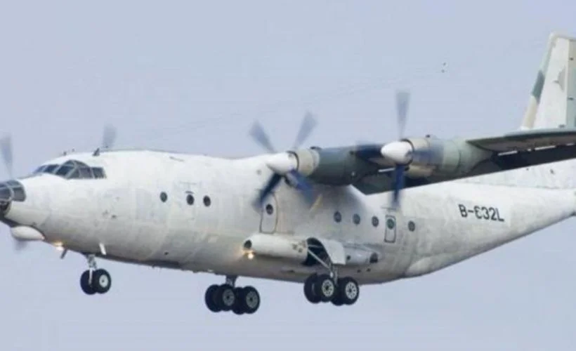 Dev askeri uçak hava sahasını ihlal etti! Savaş jetleri havalandı