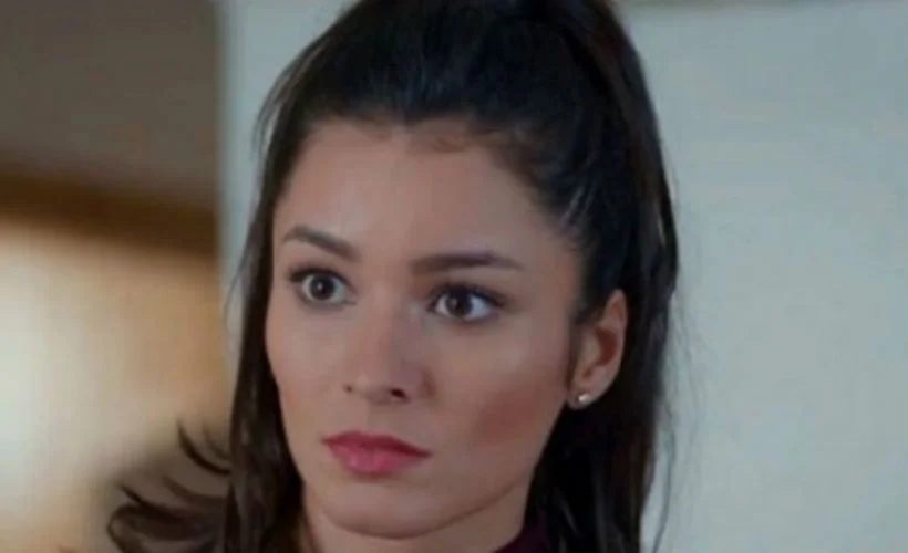 Doğduğun Ev Kaderindir dizisi oyuncusu Ayşe Akın (Nazlı) kimdir?