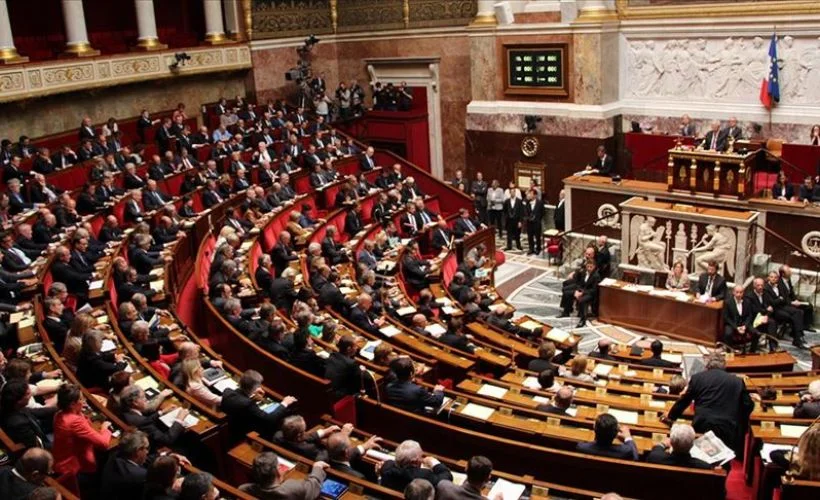 Fransa'da tartışmalı güvenlik yasa tasarısı mecliste kabul edildi