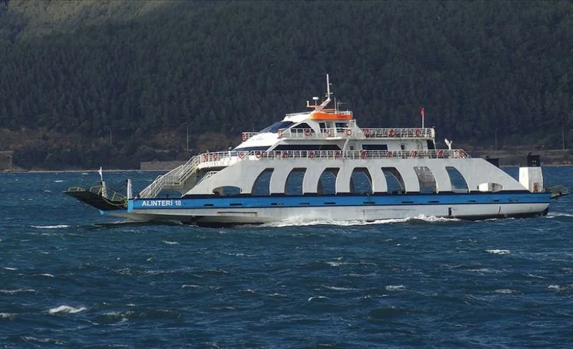 Güney Marmara'da feribot seferlerine fırtına engeli