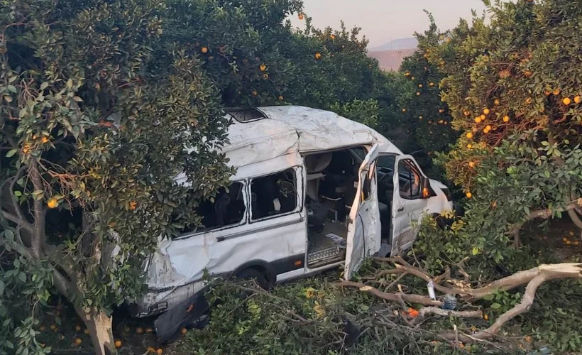 Hatay'da minibüs devrildi: 9 yaralı