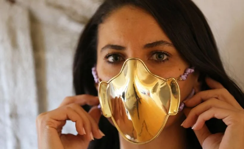 İstanbul Eminönü'nde altın ve gümüş maske satışı yapılıyor