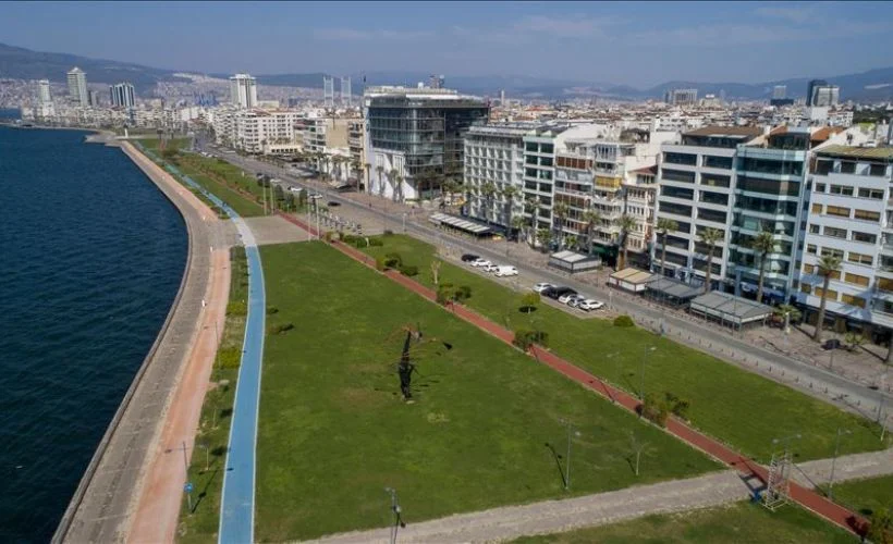 İzmir Büyükşehir Belediyesi, halka açık etkinliklere ara verdi
