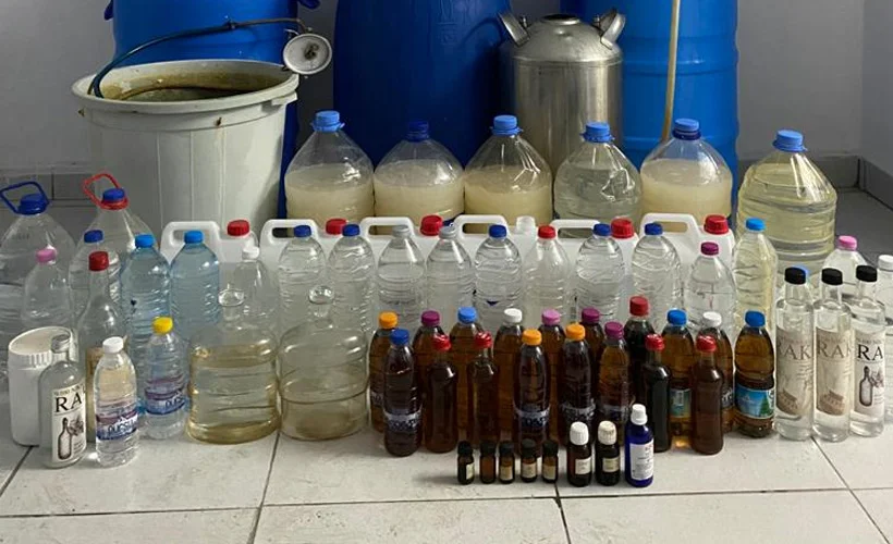 İzmir'de 462 litre kaçak içki ele geçirildi