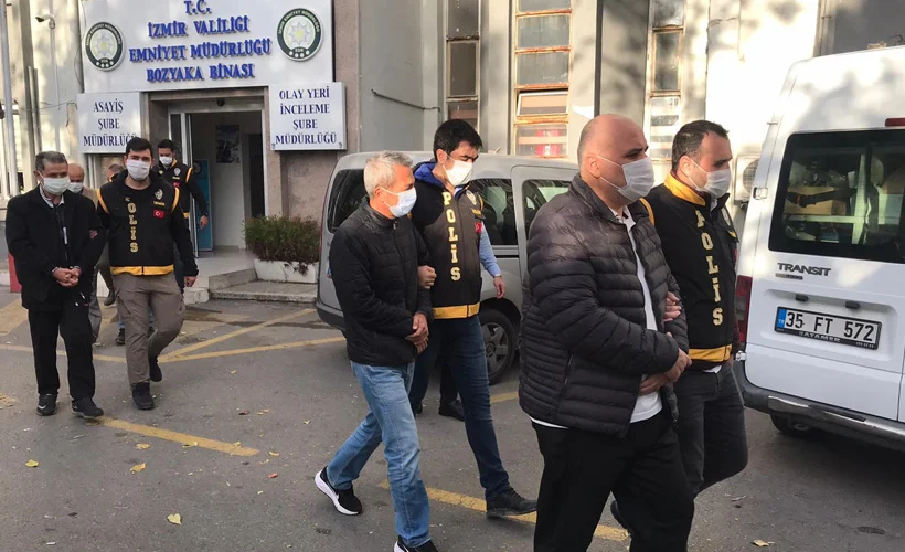 İzmir'de gözaltına alınan müteahhitler adliyede