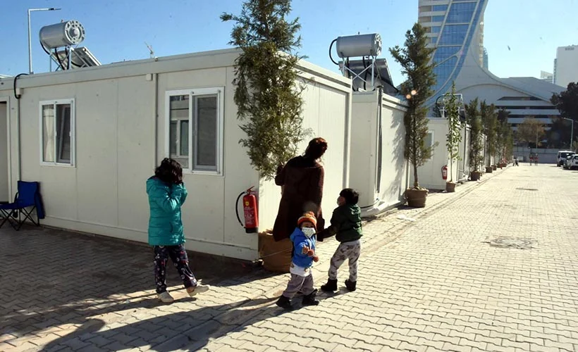 İzmir'de konteyner kentte yaşam başladı