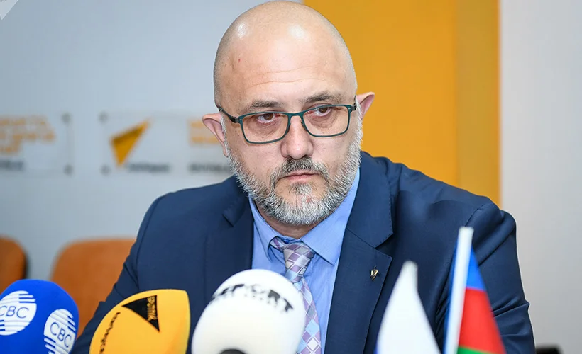 Rus uzman: Fransız Senatosu'nun kararı bir uydurmadır