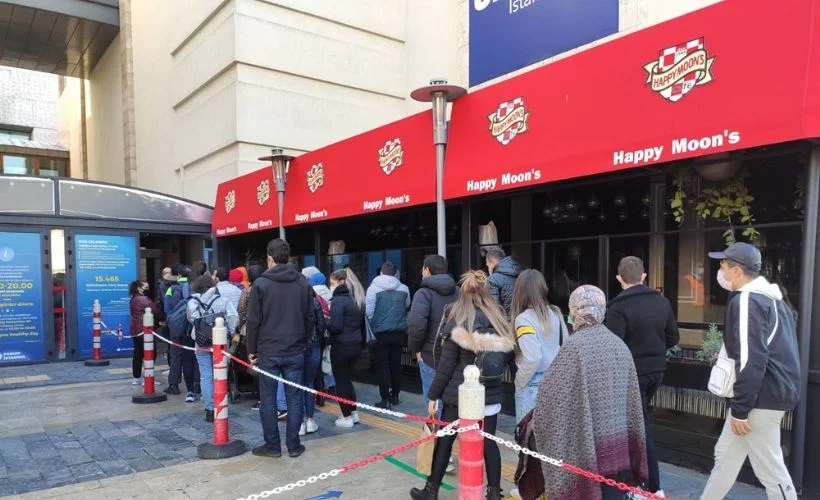 Salgın ortasında "Cuma indirimi"ne akın!