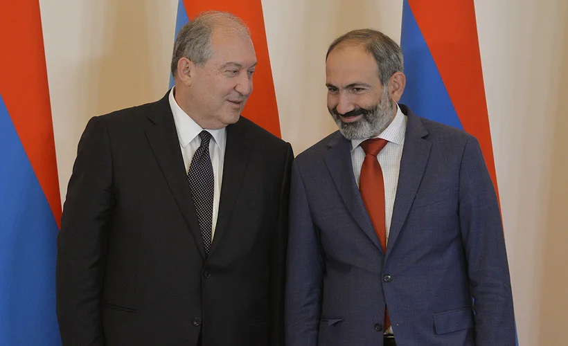 Sarkisyan, Paşinyan'ın istifasını istedi