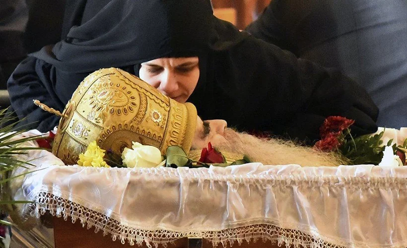 Sırp Ortodoks Kilisesi Patriği İrinej, koronadan öldü
