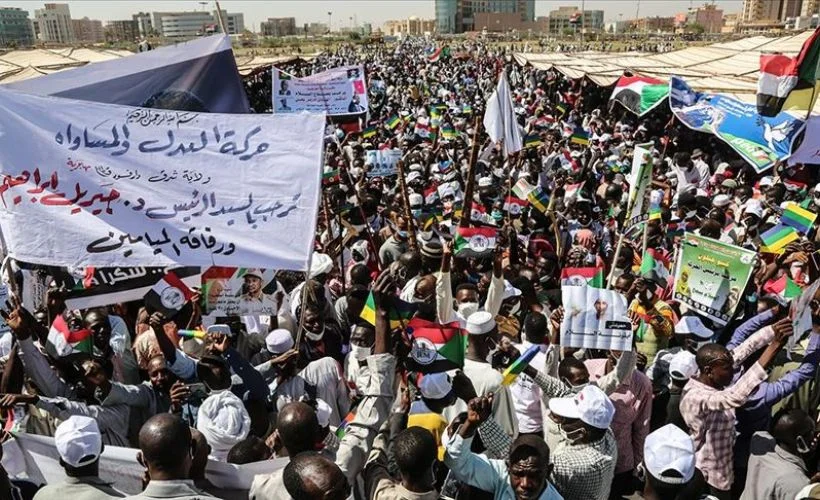 Sudan'da binlerce kişi nihai barış anlaşmasını kutladı