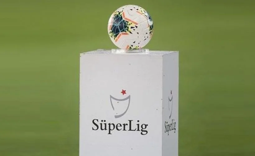 Süper Lig'de flaş ayrılık! Teknik direktörün görevine son verildi