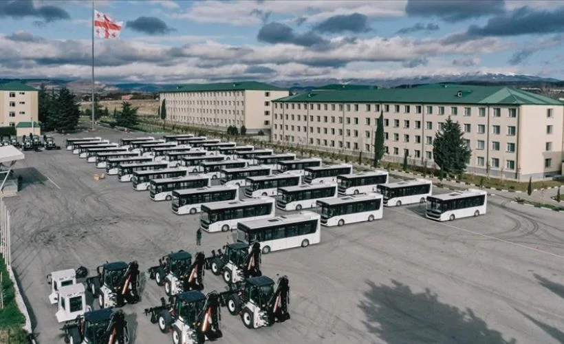 Türkiye'den Gürcistan'a zırhlı iş makinesi ve özel otobüs desteği