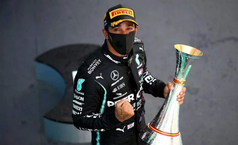 Türkiye Grand Prix'sini Mercedes pilotu Lewis Hamilton kazandı