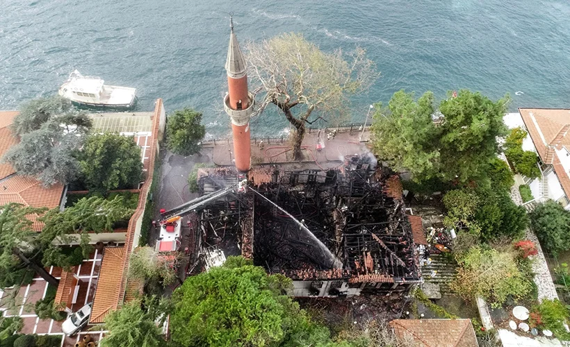 'Vaniköy Camisi'nde çıkan yangın elektrik tesisatından kaynaklı'