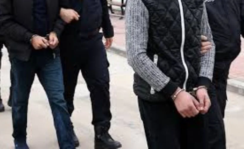 Yunanistan'da FETÖ üyesi 3 kişi sahte kimlikle yakalandı