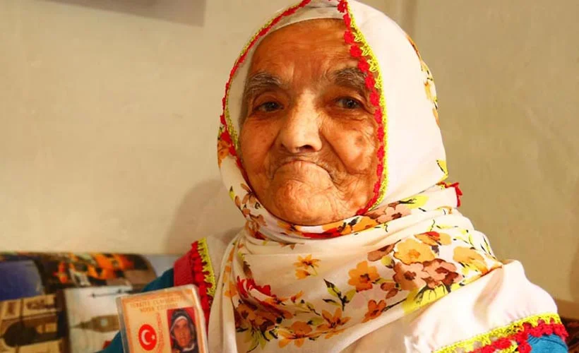 116 yaşında koronayı yenen Fatma Nine, sağlıklı yaşamın sırrını açıkladı