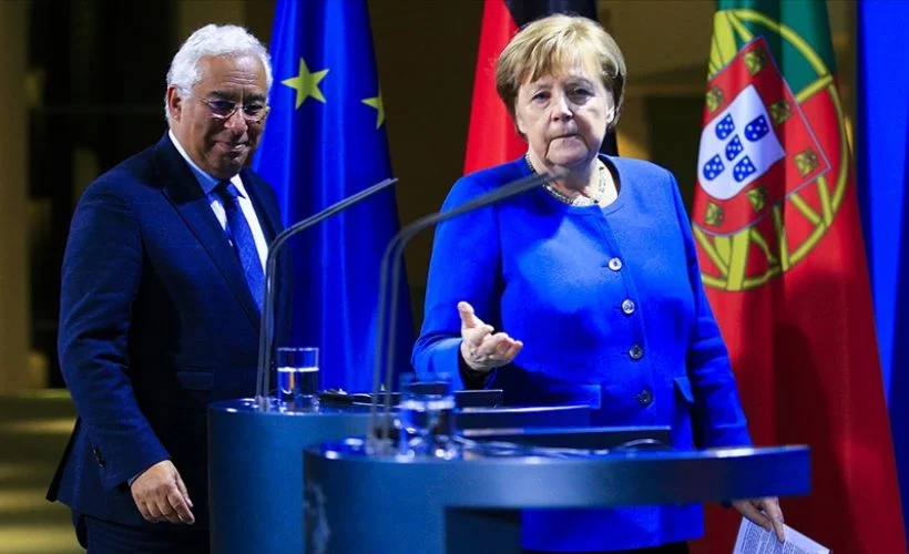 Almanya Başbakanı Merkel AB dönem başkanlığını Portekiz Başbakanı Costa'ya devretti