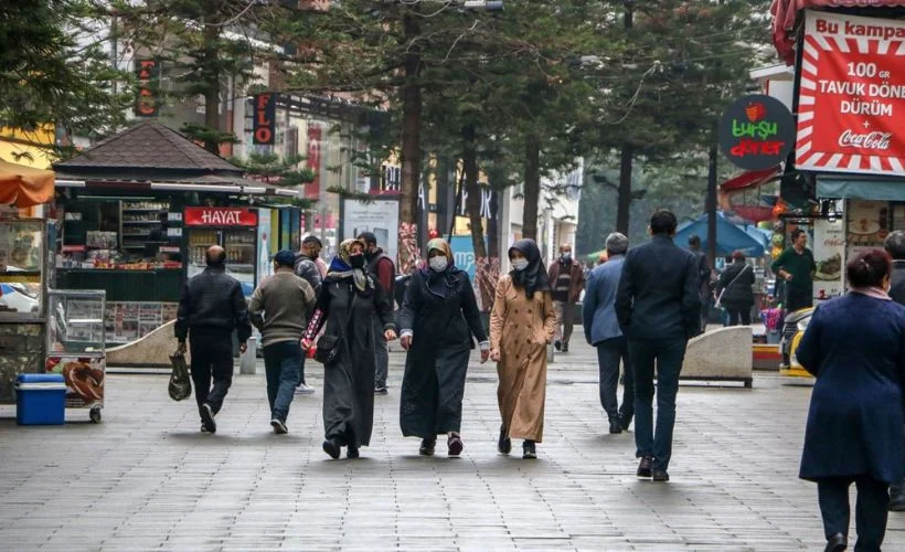 Antalya'da vaka sayısında yüzde 100 artışı aile içi bulaş tetikliyor
