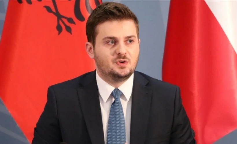 Arnavutluk Avrupa ve Dışişleri Bakan Vekili Cakaj istifa etti