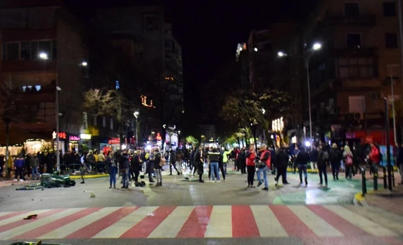 Arnavutluk'ta gergin protestolar devam ediyor