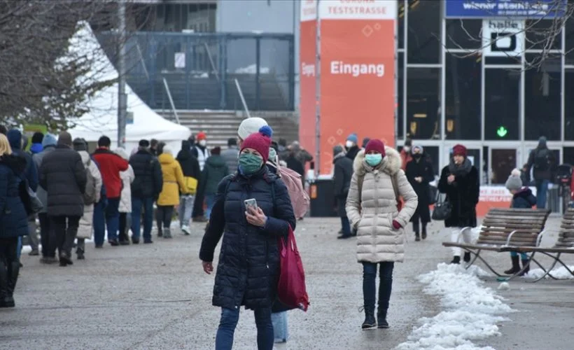 Avusturya'da Kovid-19 önlemleri kapsamında iş yeri ve okullar yine kapanacak