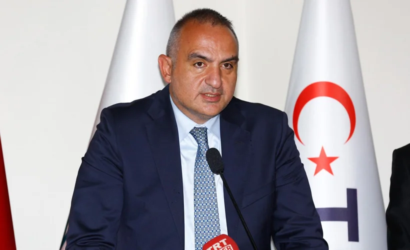 Bakan Ersoy: Sanatçılara 1000 lira verilecek