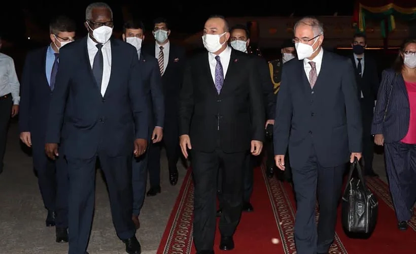 Bakanı Çavuşoğlu Gine'de