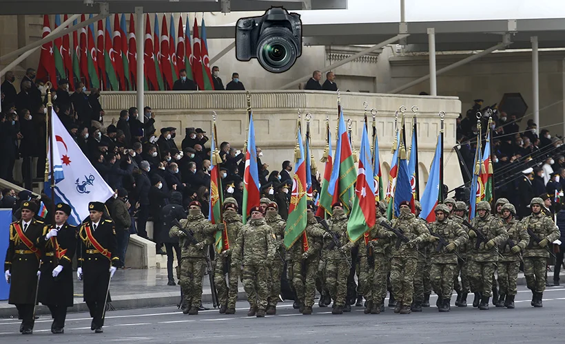 Bakü'deki tarihi geçit töreninden tarihi fotoğraflar