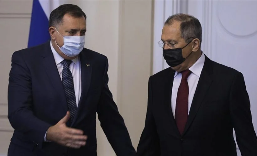 Bosnalı Sırp liderin Lavrov'a hediye ettiği ikona tartışmalara neden oldu