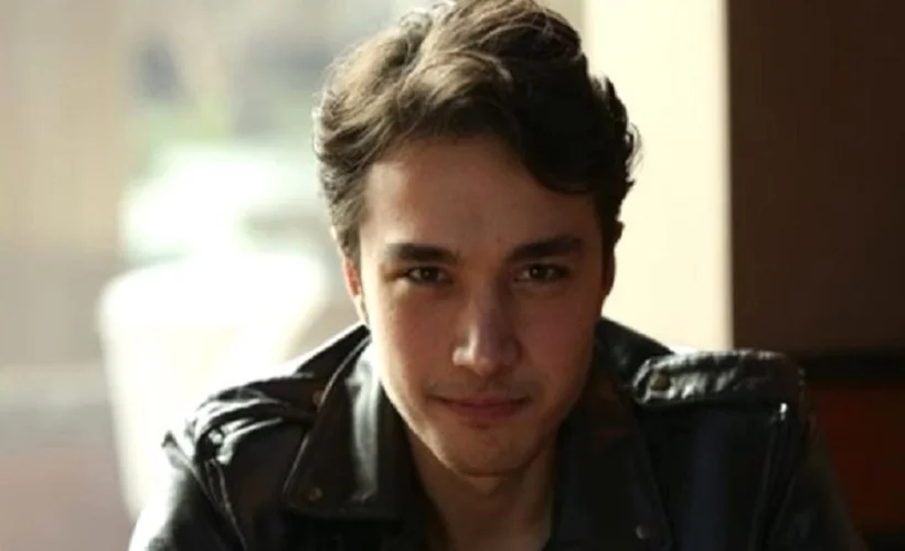 Burak Dakak kimdir?