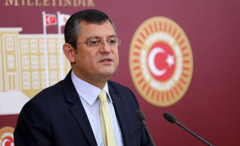 CHP'li Özel, Akar'a tazminat ödemeye mahkum edildi
